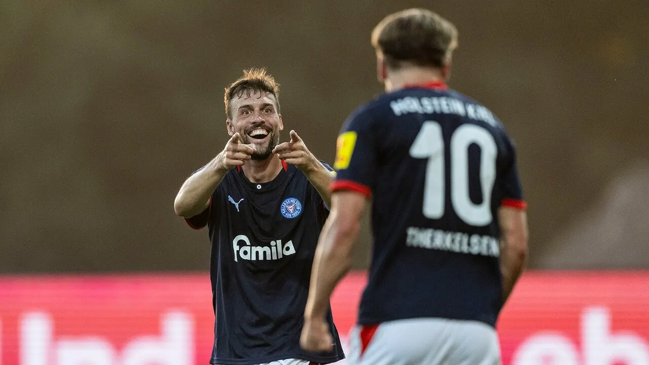 Holstein Kiel – Arminia Bielefeld, bild från Viaplay